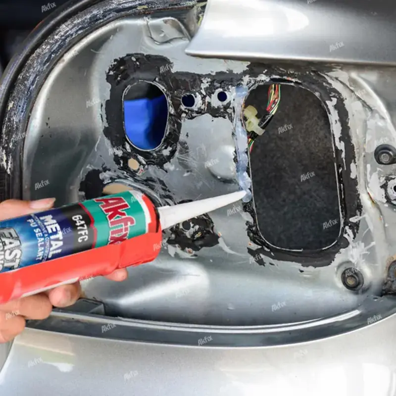 Akfix 647FC Mastic PU Métal Auto-Construction - vue 5
