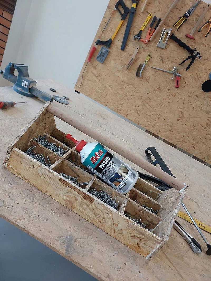 Application Akfix PA360 colle bois marine sur structure